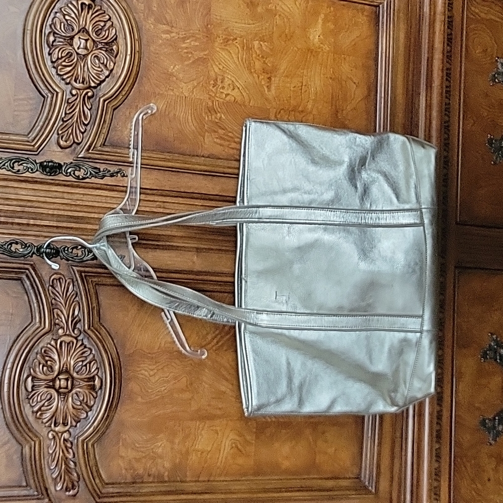POTTERY BARN KIDS XTRA LARGE 17"×13"×7" GOLD LEATHER TRAVEL DIAPER BAG